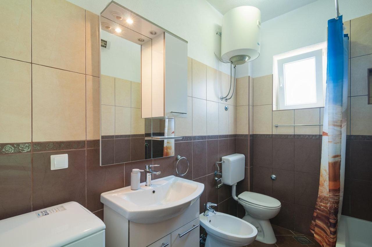 Apartman Neven Подгора Экстерьер фото